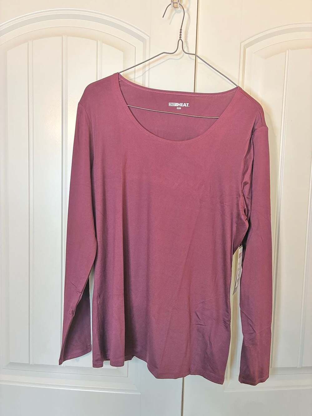 32 Degrees Heat Long Sleeve Scoop Neck base layer Top Maroon Banner XL